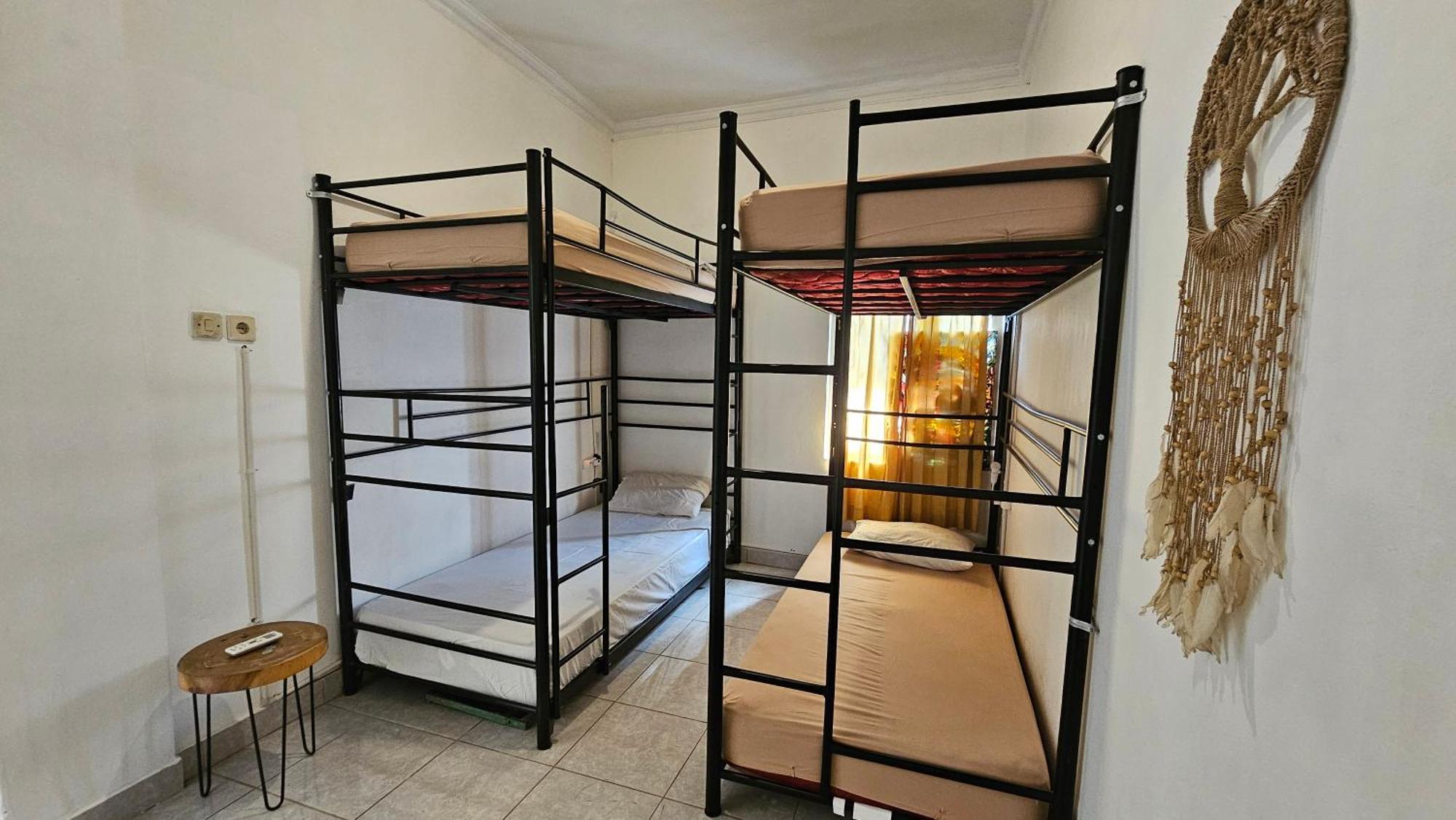 Oke Baik Hostel Yogyakarta Esterno foto