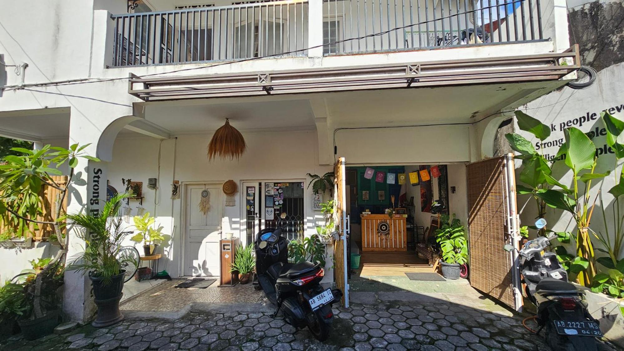 Oke Baik Hostel Yogyakarta Esterno foto