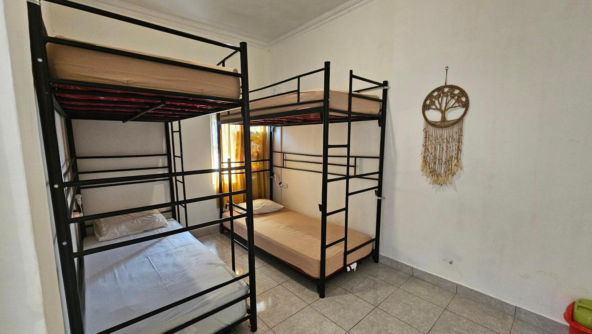 Oke Baik Hostel Yogyakarta Esterno foto