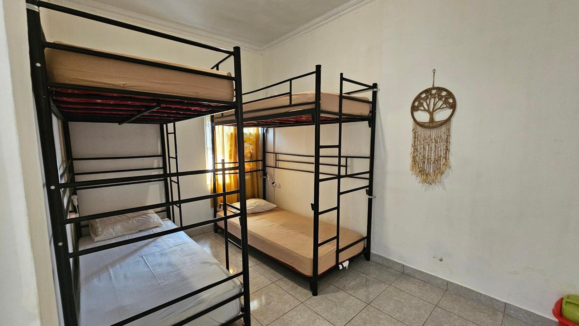Oke Baik Hostel Yogyakarta Esterno foto