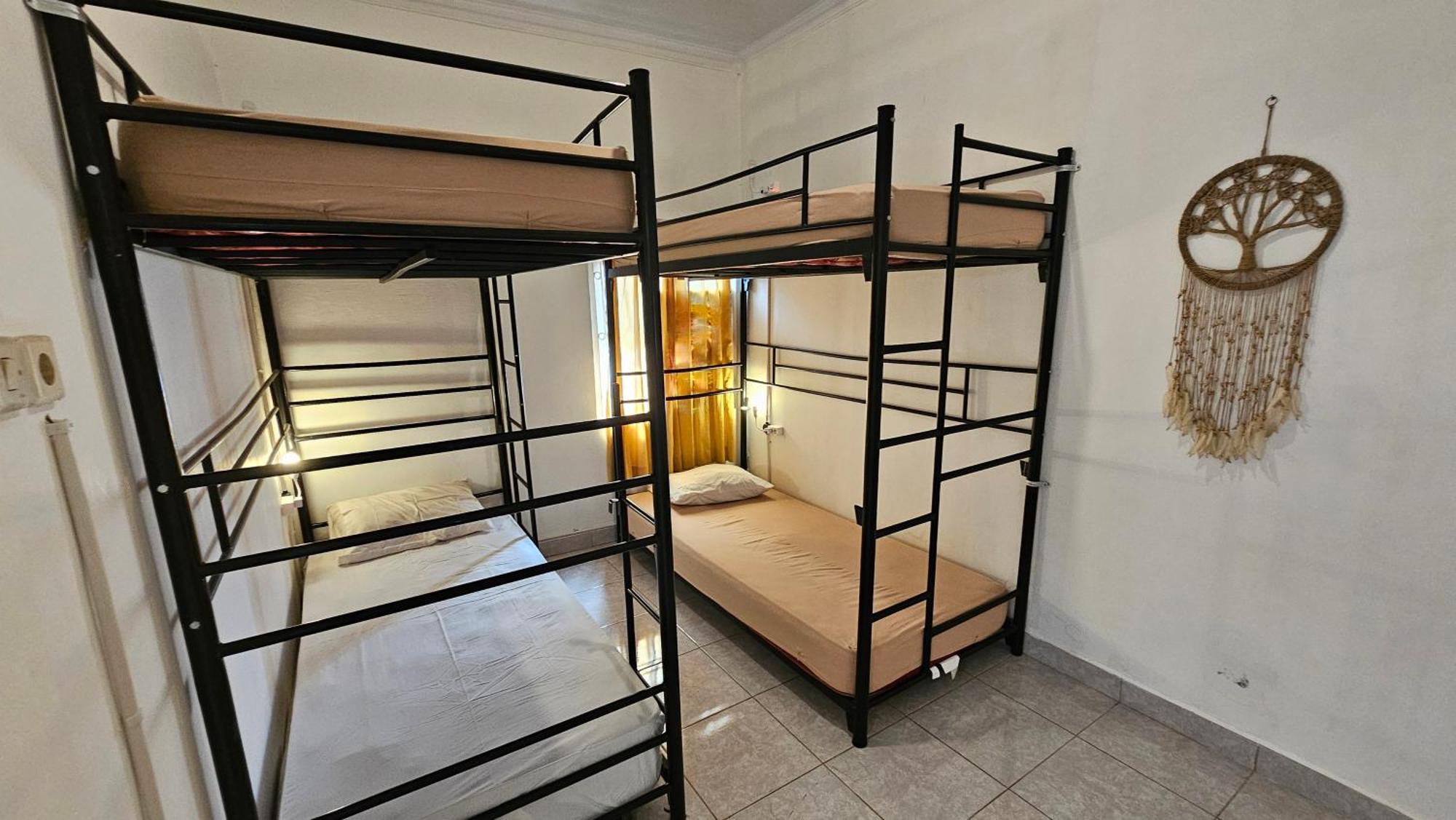 Oke Baik Hostel Yogyakarta Esterno foto