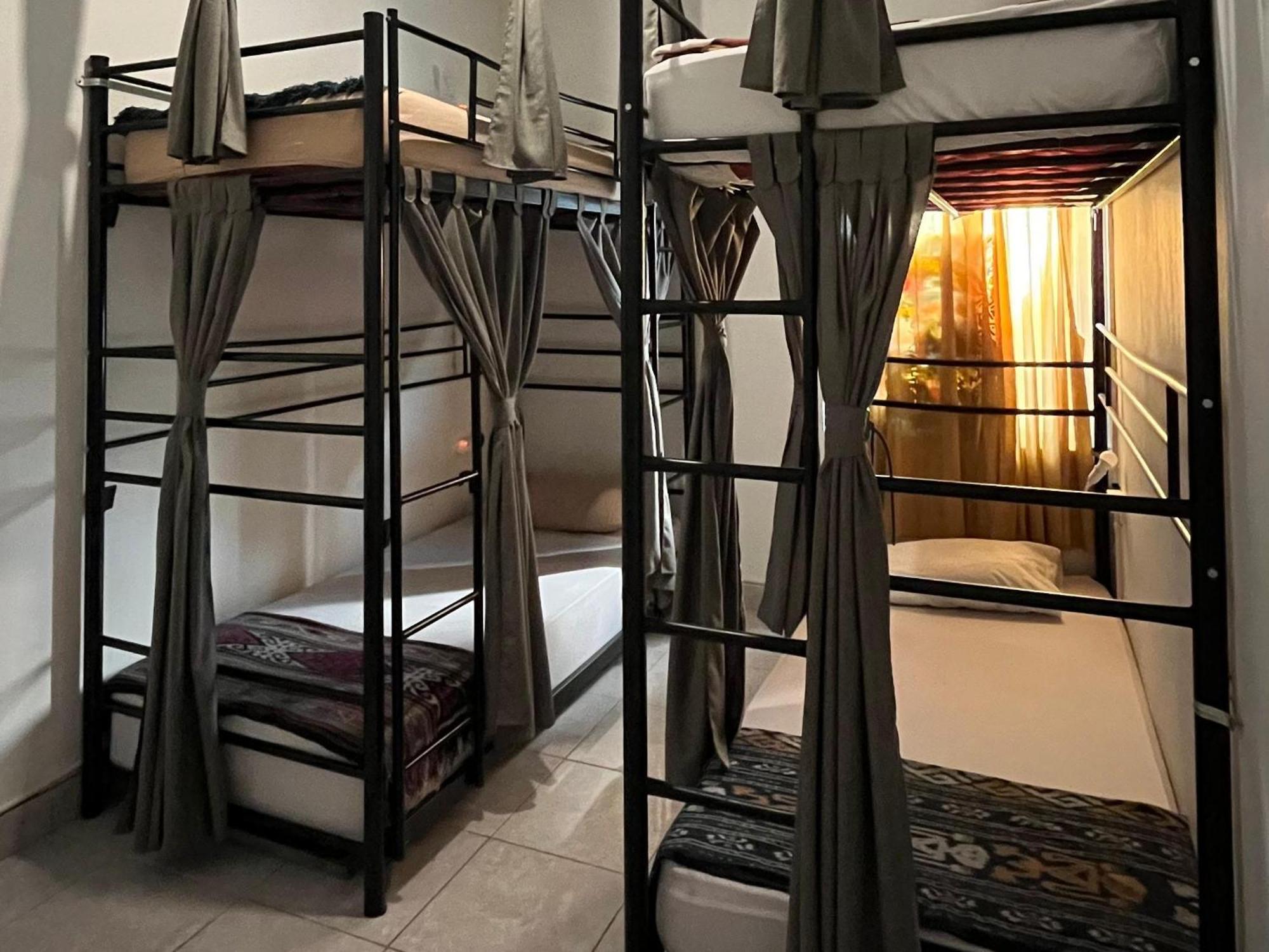 Oke Baik Hostel Yogyakarta Esterno foto