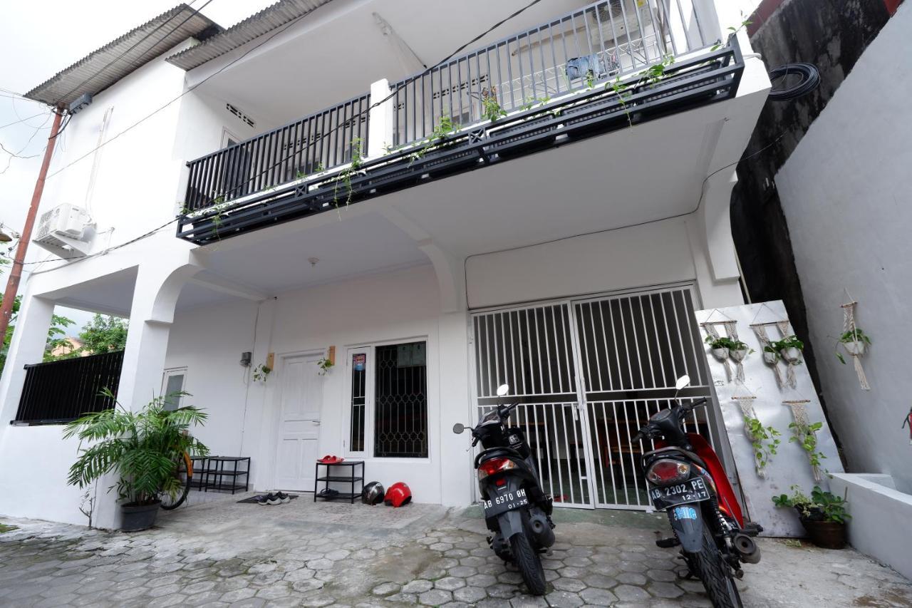 Oke Baik Hostel Yogyakarta Esterno foto